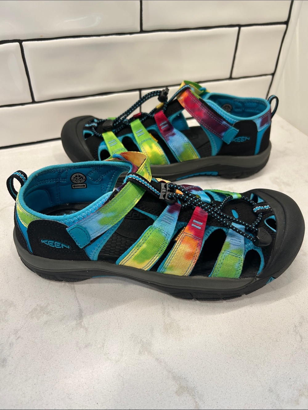 Keen‎ Newport Retro Tie Dye Hiking Outdoor Fisherman Sandals Women's Size 7